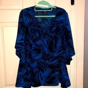 Bundle 2 for $22. 💝 Flowy lightweight blouse